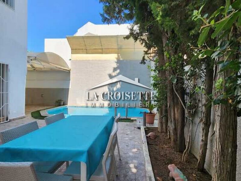 Villa S+3 avec piscine à La Marsa